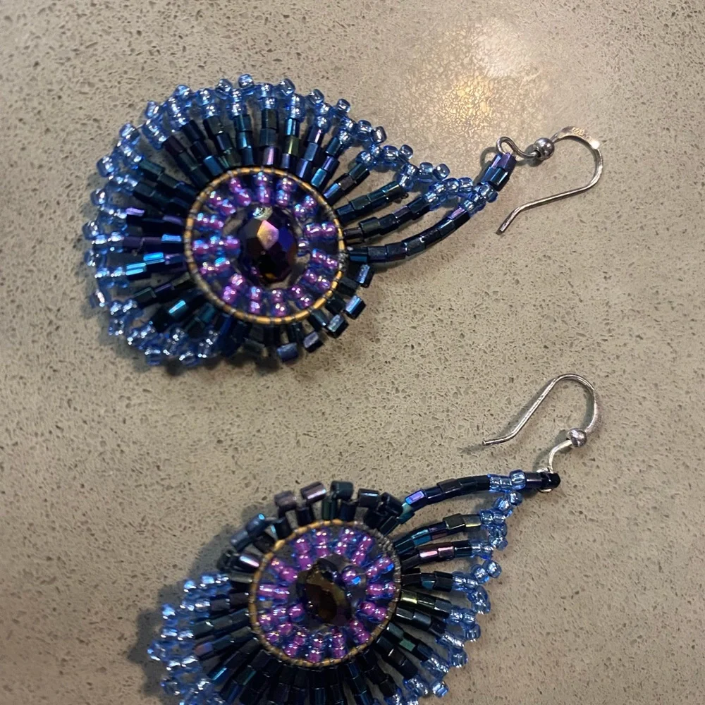 Beautiful earrings - Picture 3 of 3